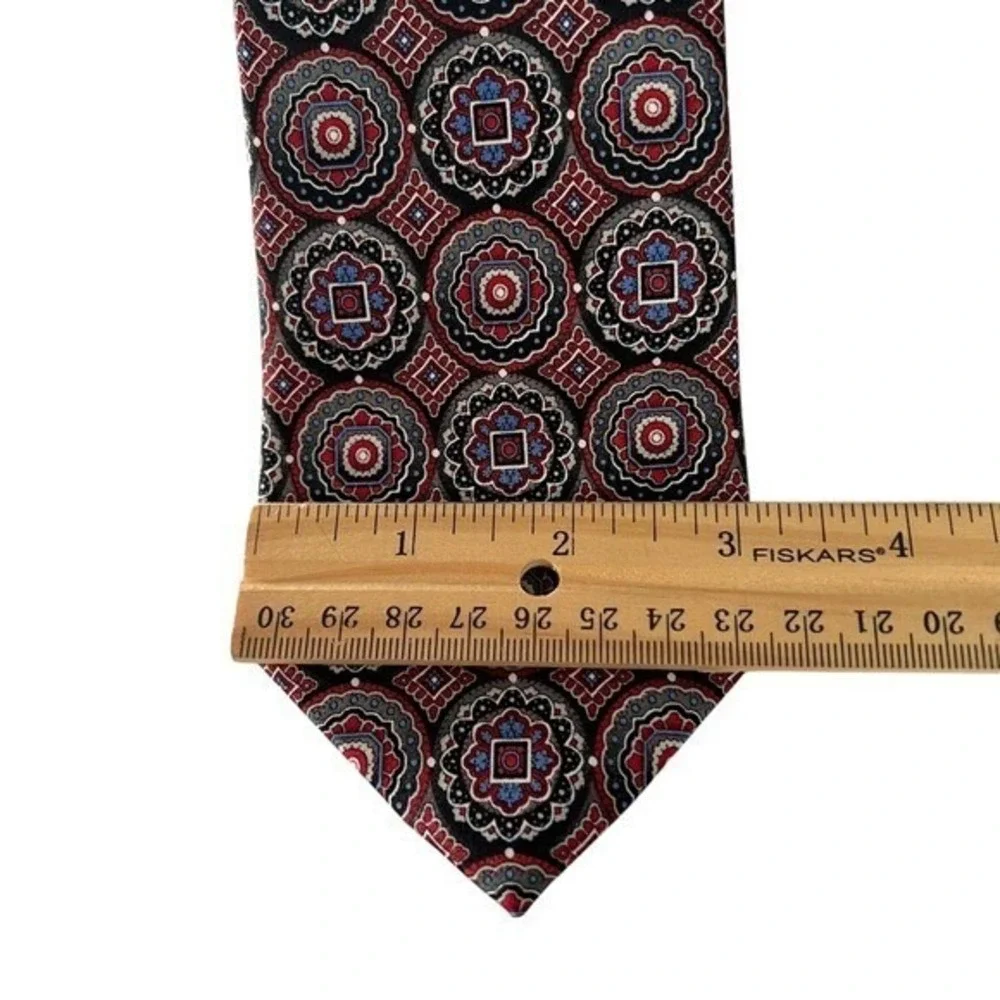 Pierre Cardin Necktie Medallion Pattern 100% Polyester Tie‎ Men's Fashion Formal